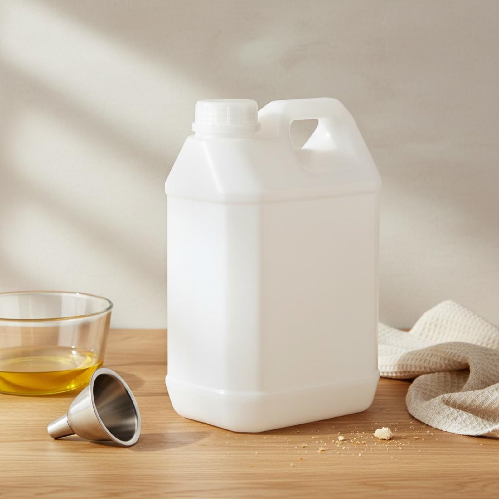 Food-Safe Plastic Jug Versatil - مراجعة Food Storage Containers وسعره